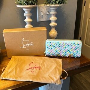 Full inclusion Auth Panettone Multi-Color Christian Louboutin long wallet.